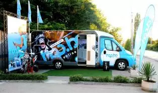 Мобилният магазин на hop.bg спира за първи път в Плевен
