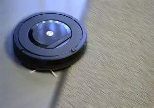 Meet iRobot Roomba 805