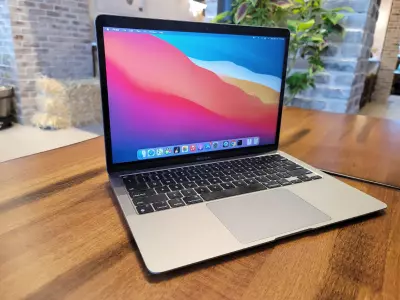 M1 vs. Intel Mac (Renewed): What's the Difference