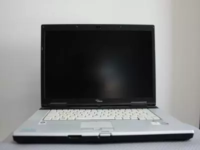 Fujitsu LifeBook E8410