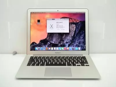 Apple MacBook AIR A1369  - 2011