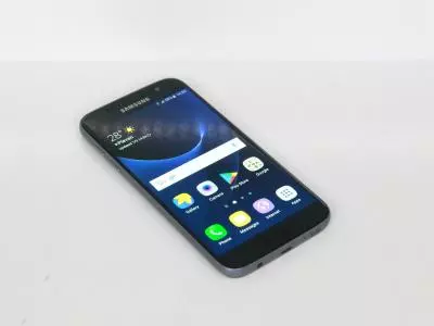 Смартфон Samsung S7