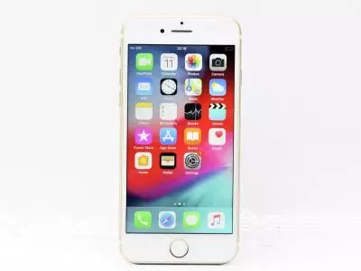 Смартфон Apple iPhone 7