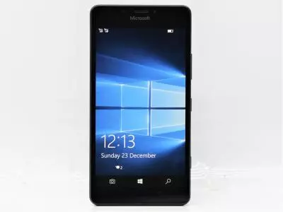 Смартфон Microsoft Lumia 950